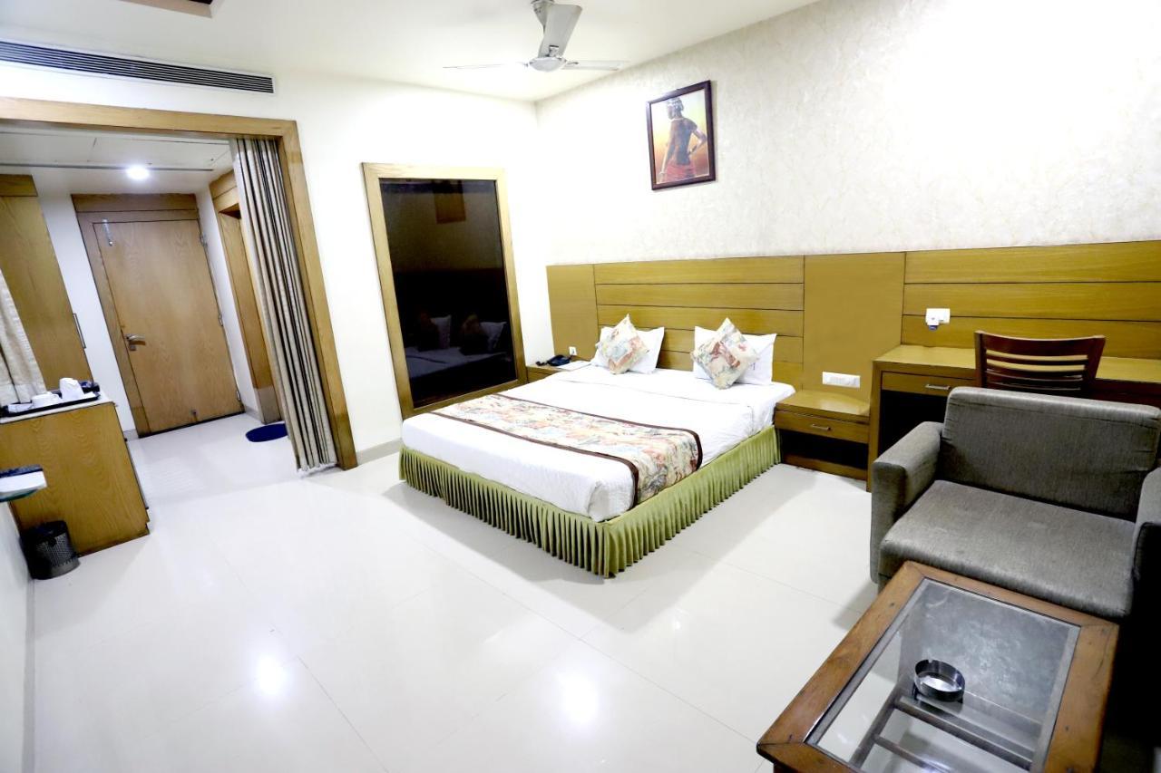 Hotel Blue Pearl Bhopal Ngoại thất bức ảnh
