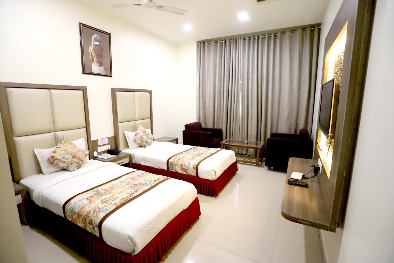 Hotel Blue Pearl Bhopal Ngoại thất bức ảnh